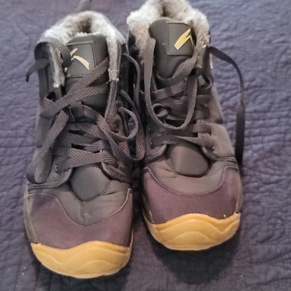 Waterproof winter shoes
